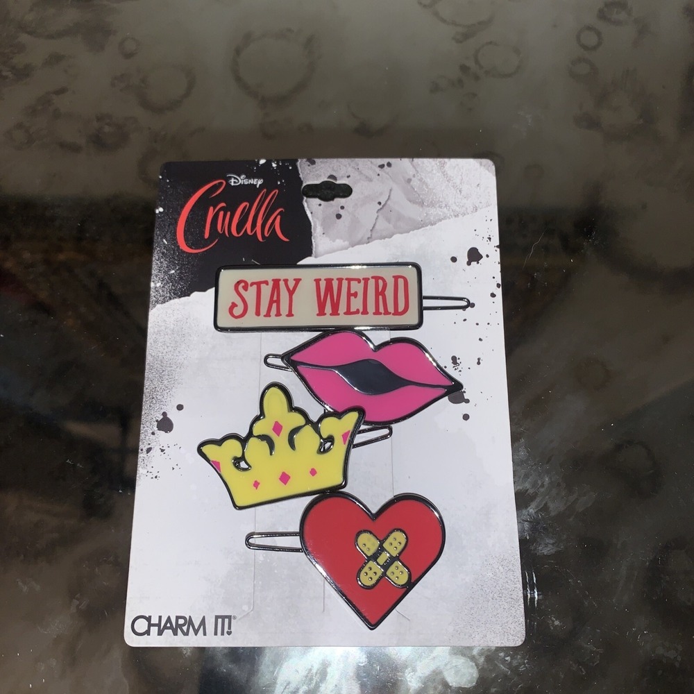 Disney Charm It Cruella 4 Piece Barrette Set